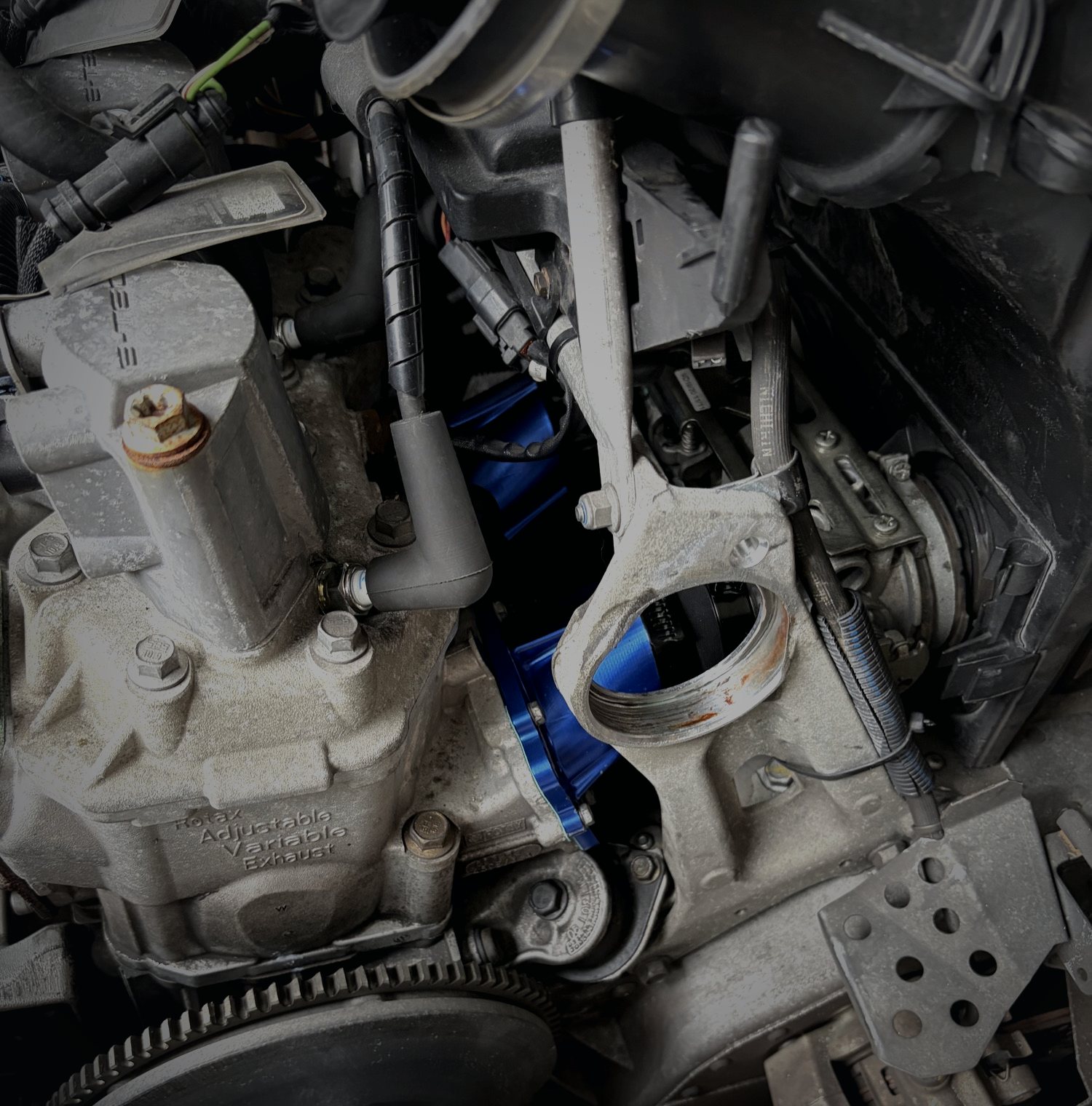 Rotax 600 med innsug under arbeid